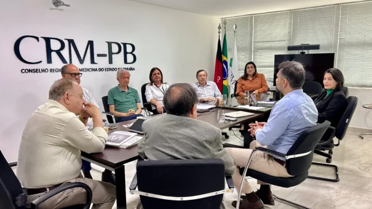 Reunião institucional entre as entidades APMED e CRM-PB2